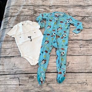 GAP White Ribbed Onesie & Posh Peanut Bamboo Blue Rocket Footie Both Size 12-18